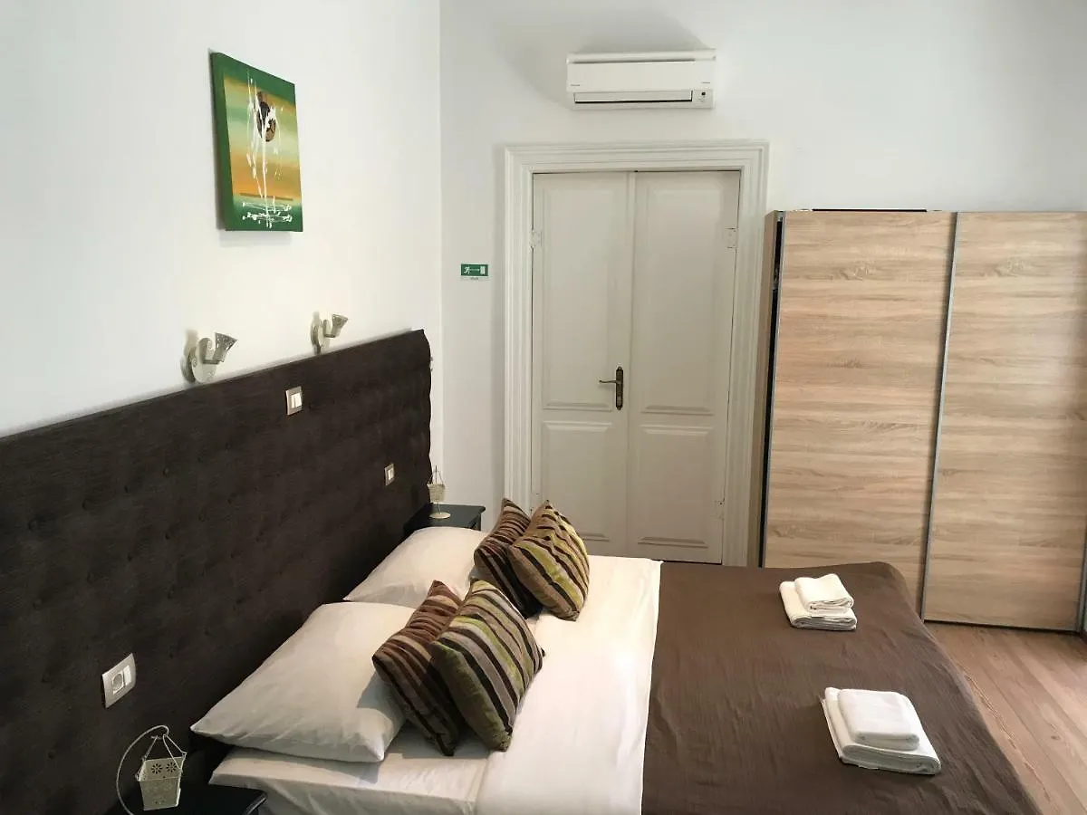Affittacamere Pula Antic Rooms In Center (Adults Only)